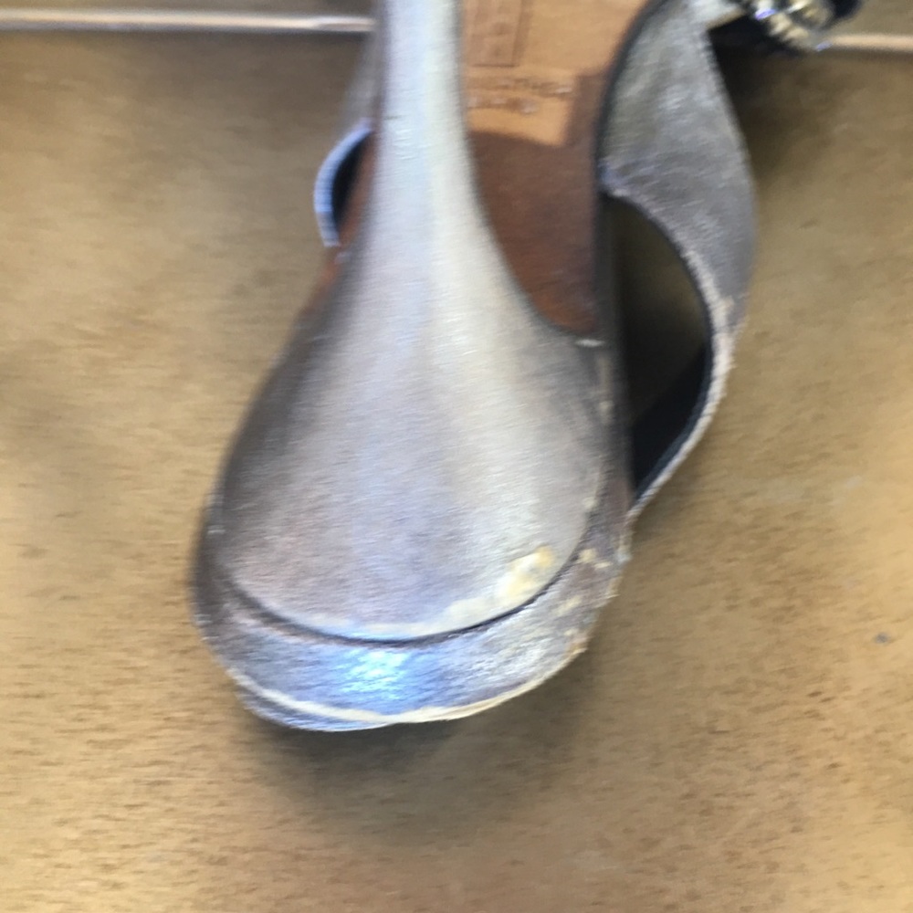 Shoes - Picture 4 of 7